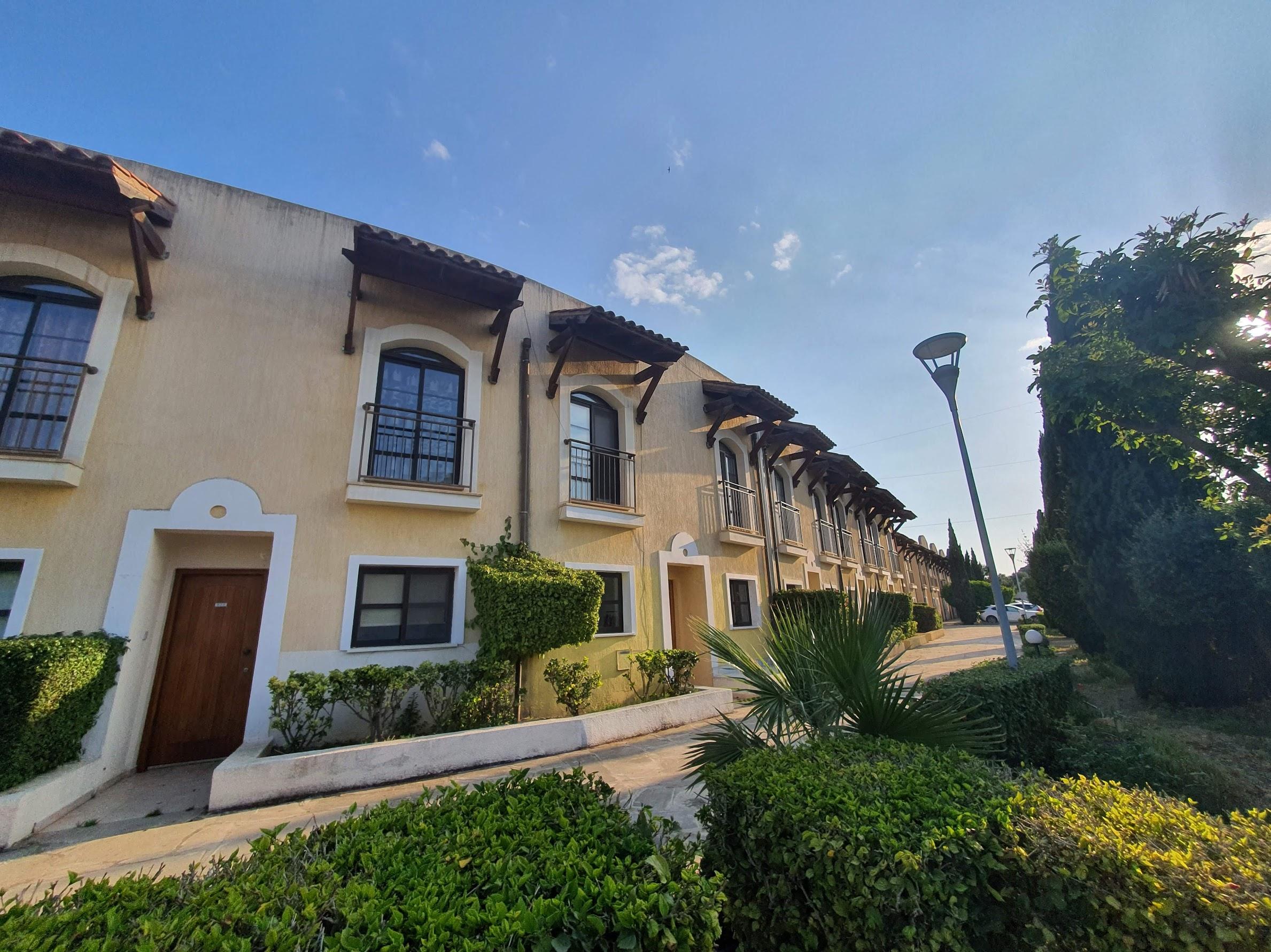 За год Кипр выдал около 10 тысяч разрешений на работу высококвалифицированным специалистам из третьих стран