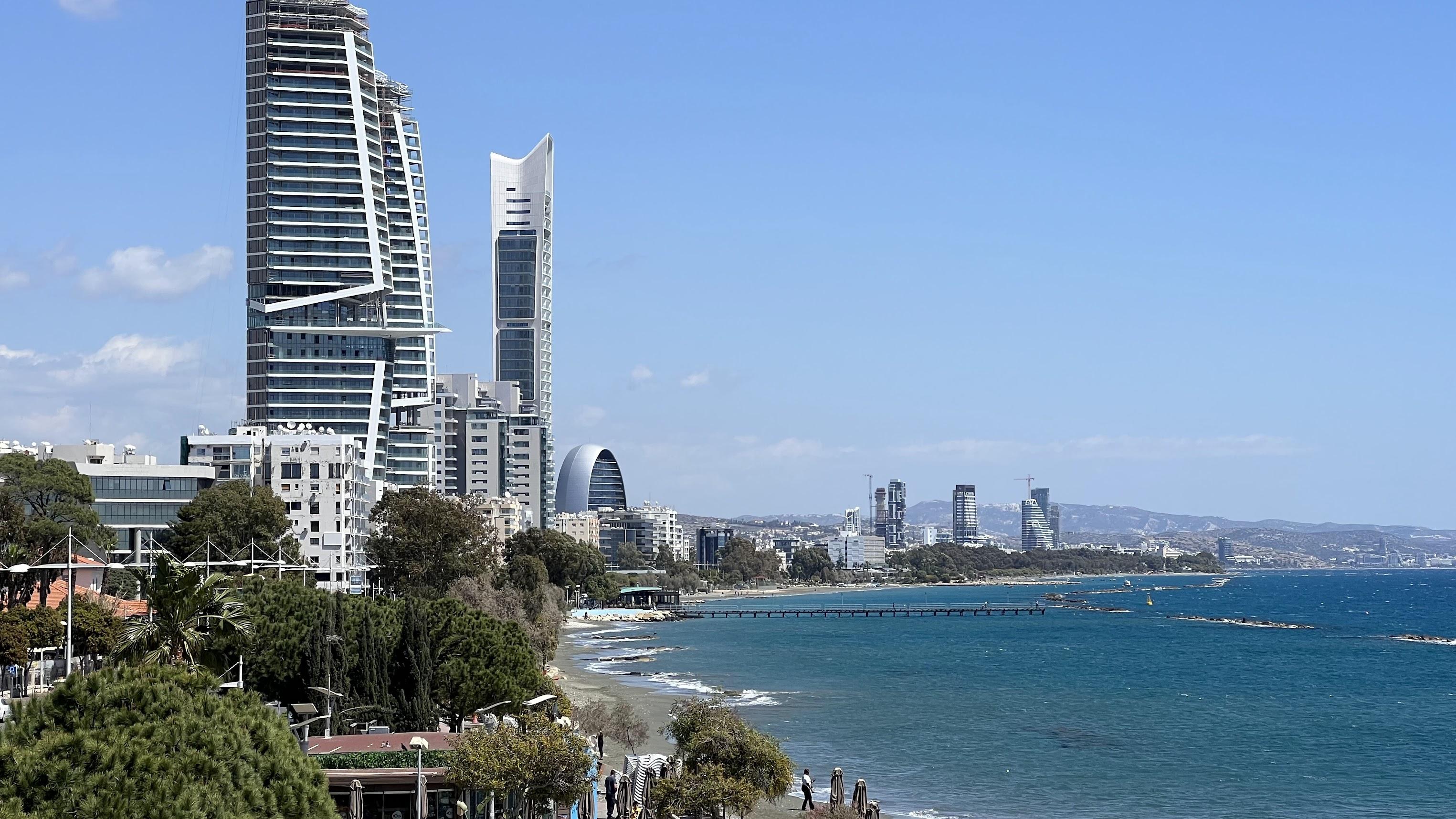 Иностранцы стали реже инвестировать в недвижимость Кипра