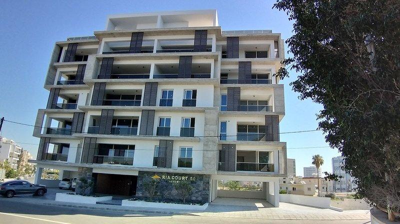 Владельцам квартир в комплексах Ria Court 50 начали выдавать титулы