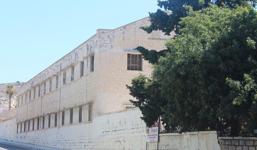 Здание старого учебного центра KEN Paphos модернизируют для нужд города