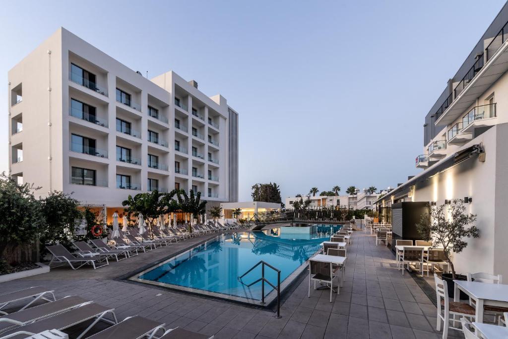 Отель Anemi Hotel & Suites в Пафосе стал победителем TUI Quality Hotel Award 2024