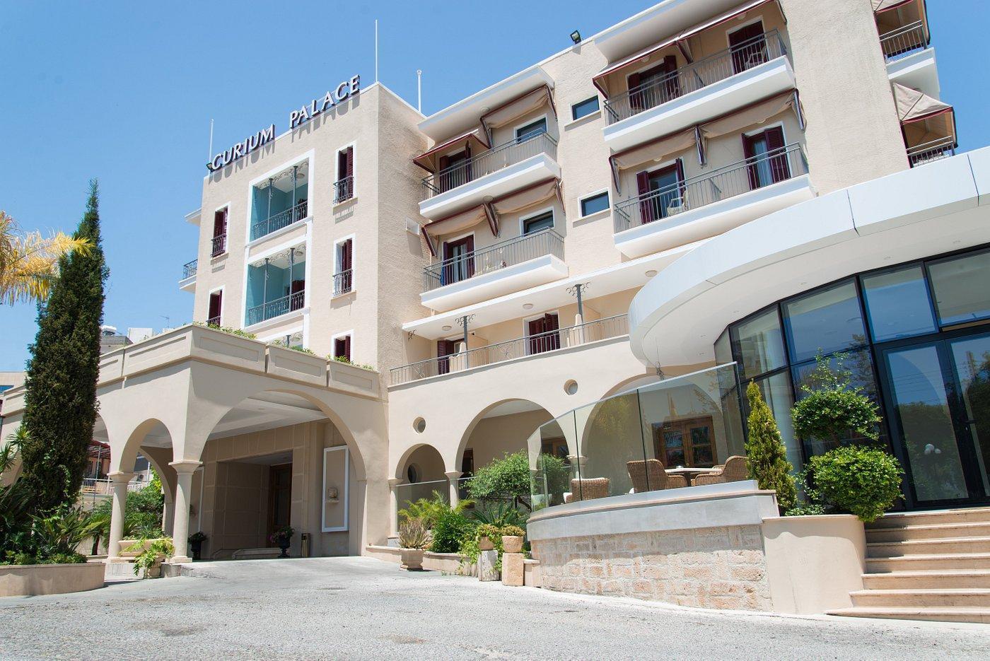 На месте бывшего отеля Curium Palace в Лимассоле возведут современный бизнес-центр