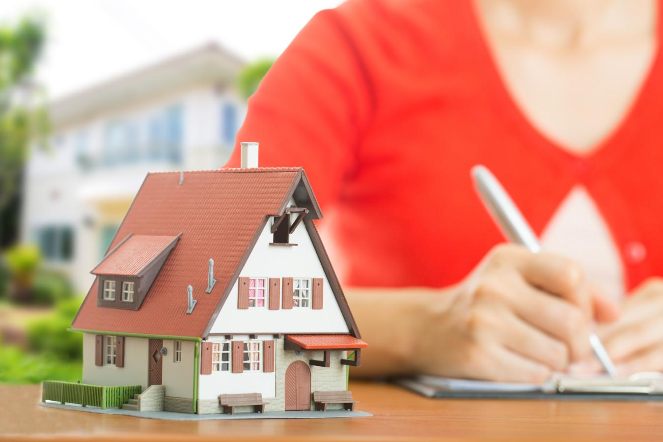 На Кипре приостановили продажи залогового имущества
