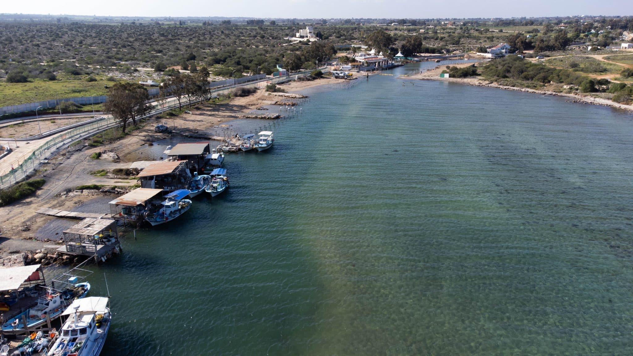 Работы в рыбацком порту Лиопетри снова откладываются