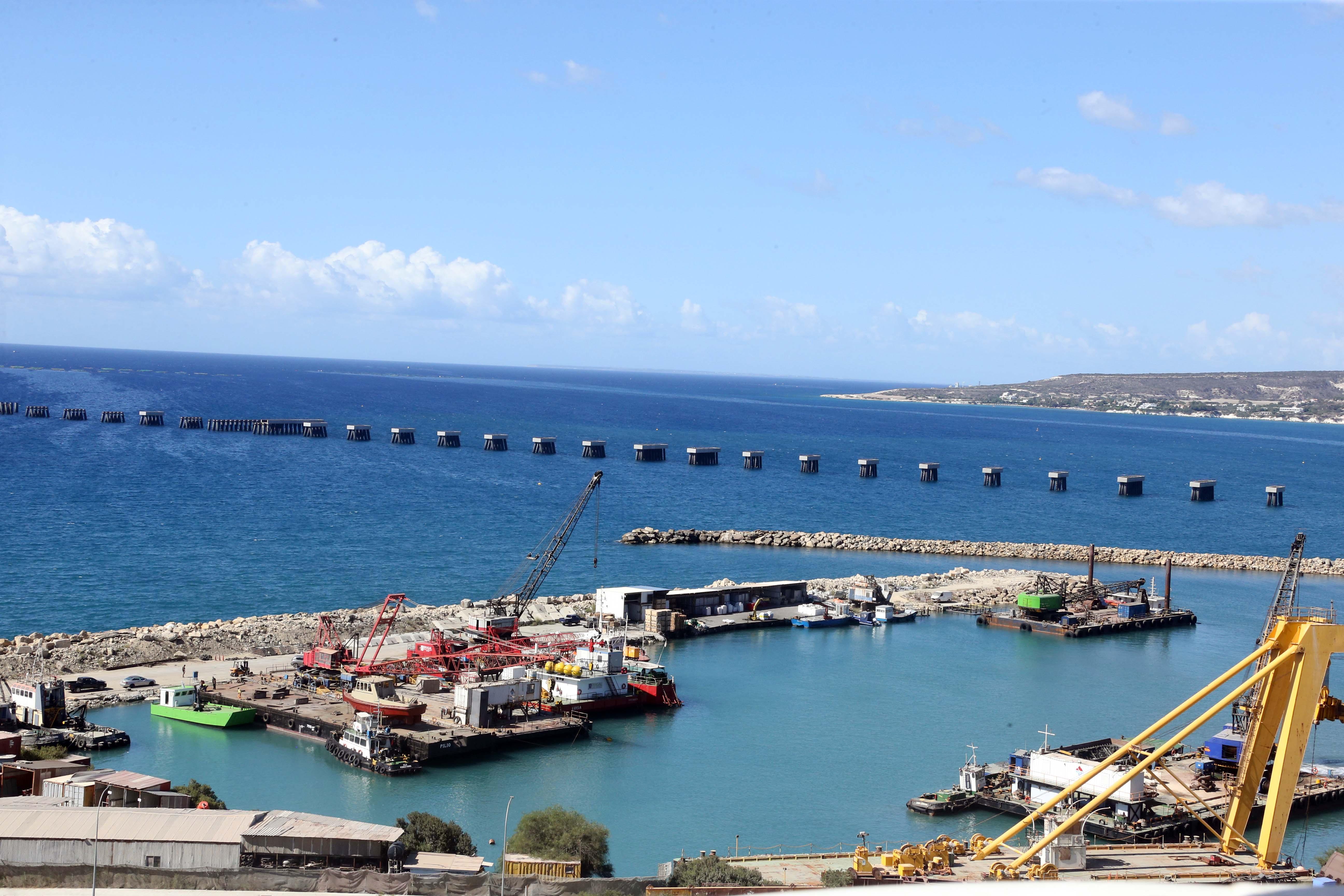 Проект строительства нового терминала в Василико под угрозой срыва