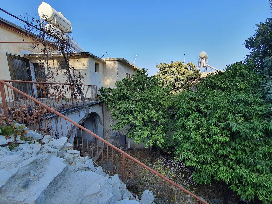 В Лефкаре 555 объектов под угрозой обрушения