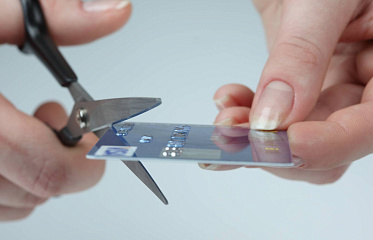 Bank of Cyprus намерен закрыть счета гражданам России