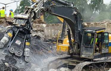 В Ларнаке снесли знаменитый отель Beau Rivage