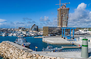 Почти 4 тысячи разрешений за полтора года: как работает система лицензирования в свободных районах Фамагусты?