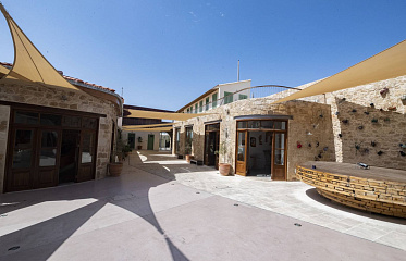 В Пафосе началась реконструкция исторического гостиничного комплекса