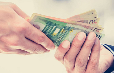 How Much Do Local Residents and Foreigners Earn in Cyprus?