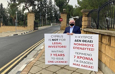 Russian businessman went outside the Presidential Palace in Nicosia