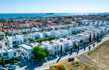 6 apartments and villas in Larnaca for obtaining permanent residency in Cyprus