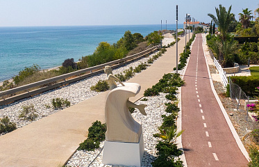 В Ларнаке возобновят ремонт набережной в Перволии