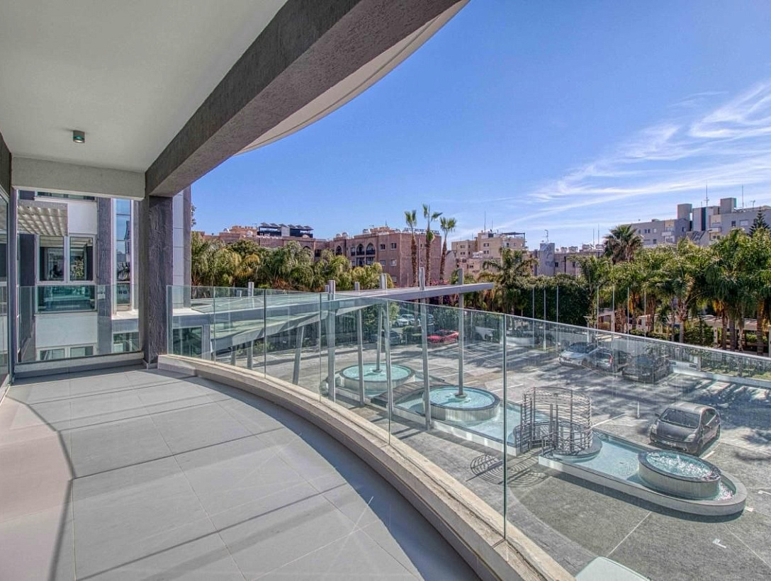 Офис на Кипре