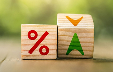 What interest rates did Cypriot banks offer on loans and deposits in August?