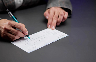 На Кипре резко сократилось число непокрытых чеков