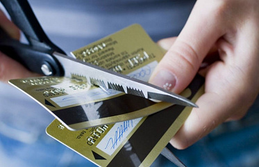 Hellenic Bank began closing accounts of Russian citizens in Cyprus