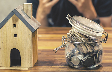 Cyprus leads in the volume of non-performing loans in the real estate sector among EU countries