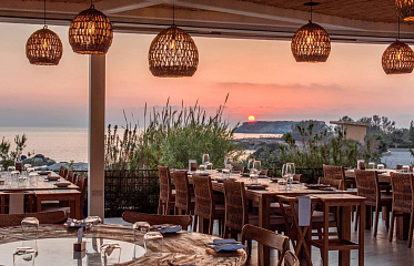 Condé Nast Traveler travel magazine has named the 5 best hotels in Cyprus