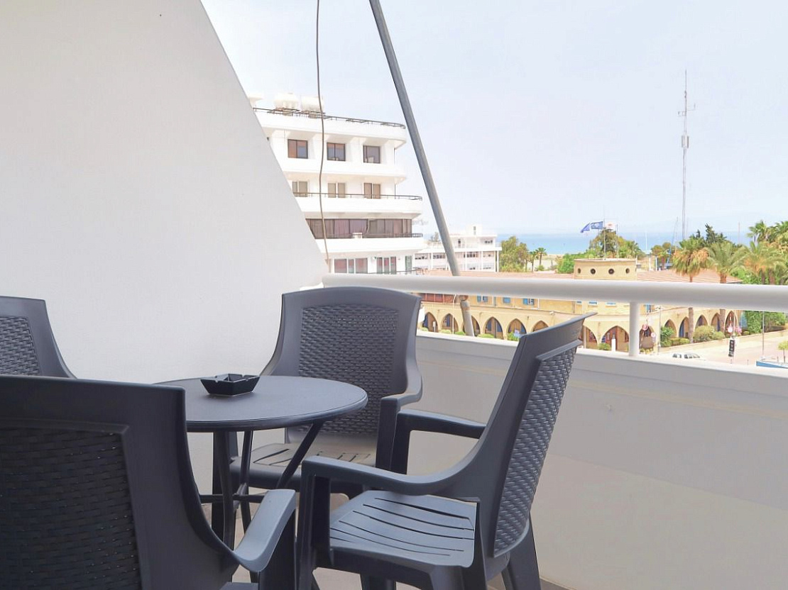 Avensia Court