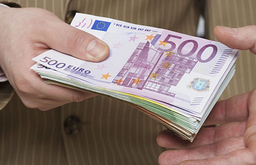 Cypriots Actively Taking Out Loans and Opening Deposits