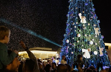 Где и когда на Кипре зажгут огни на главных елках?