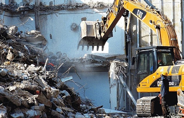 Муниципалитет Пафоса ведет активные работы по сносу незаконных построек