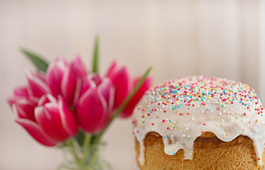 Flaouna, Kulich or Cottage Cheese Paskha in Cyprus: The Battle of Recipes