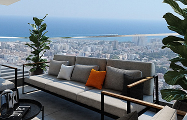 Владельцам квартир в трех жилых комплексах Ларнаки выдали титулы на недвижимость