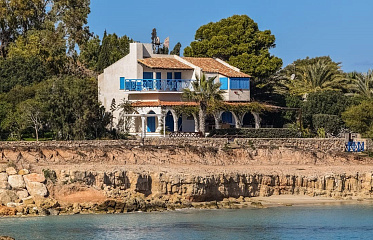 Why Houses in Cyprus Not Made Out of Wood?