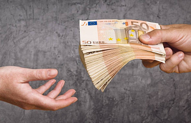 Amount of Business Loans Declines in Cyprus