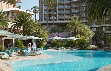 Hotel-Residential High-Rises Being Actively Erected