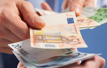 Кипрские банки начали выбивать долги с проблемных заемщиков