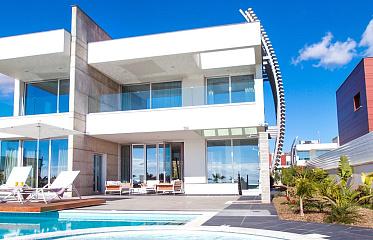 Cyprus Parties Demand Abolition of Reduced VAT on Luxury Villas and Apartments