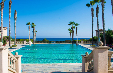 Bank of Cyprus: Stop in a Chinese deal worth millions of euros