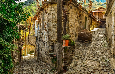 The face of Platres gradually began to change