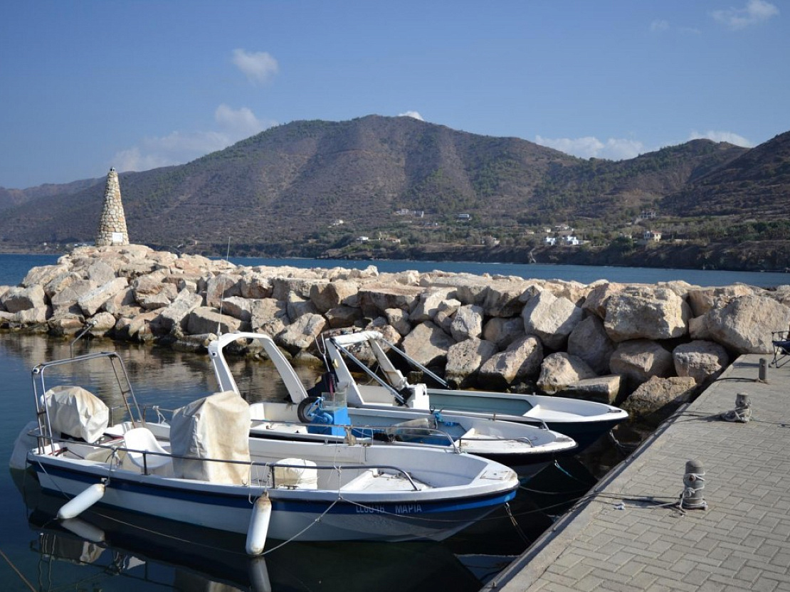 Pomos Bungalows