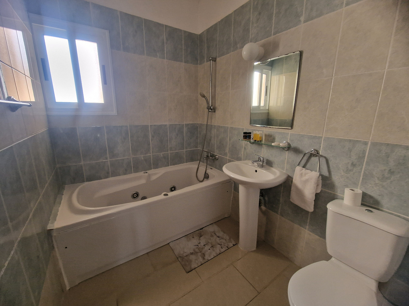 Photo 16