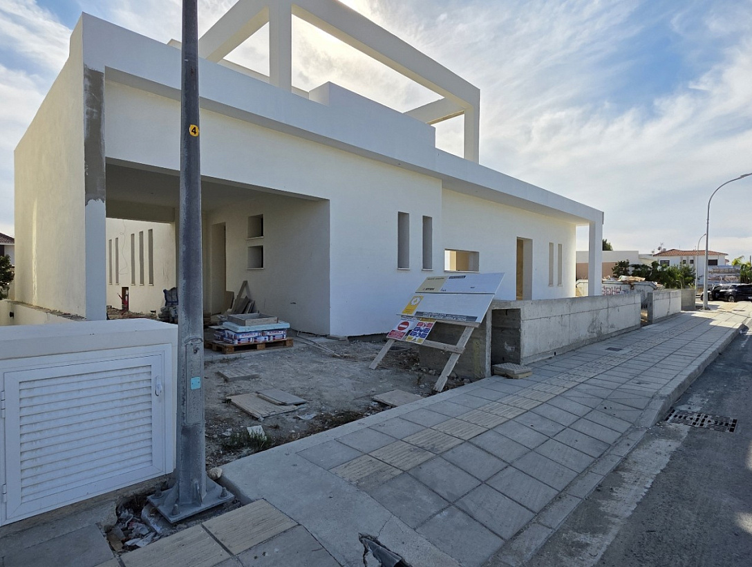 New villa in Larnaca
