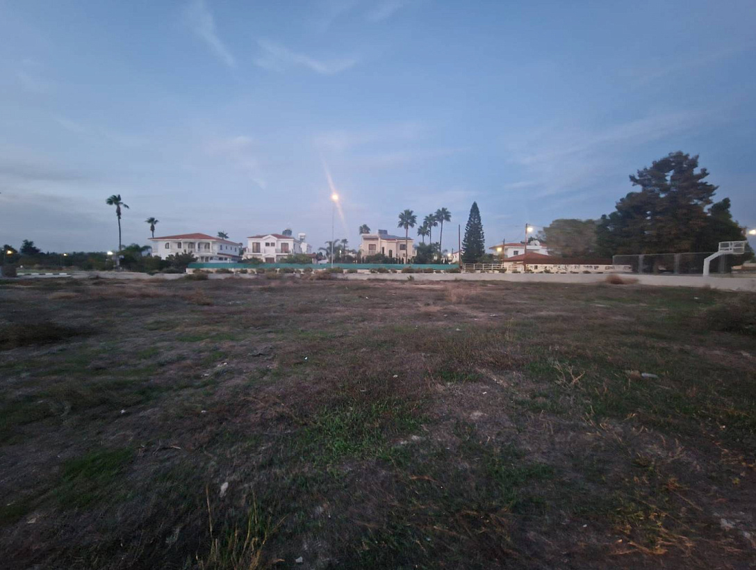 Land in Larnaca