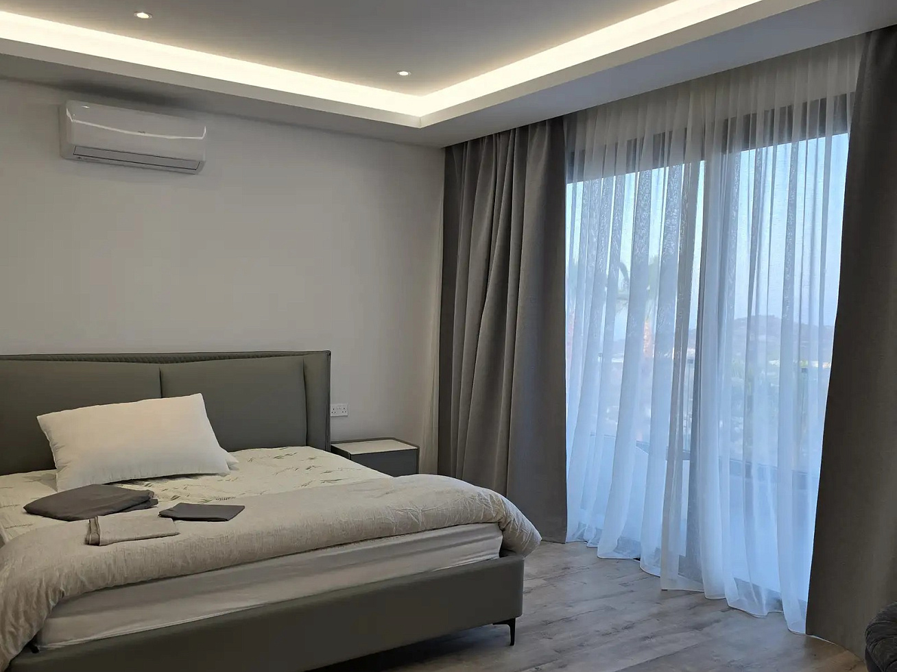 Villa, 6 bedrooms — 7