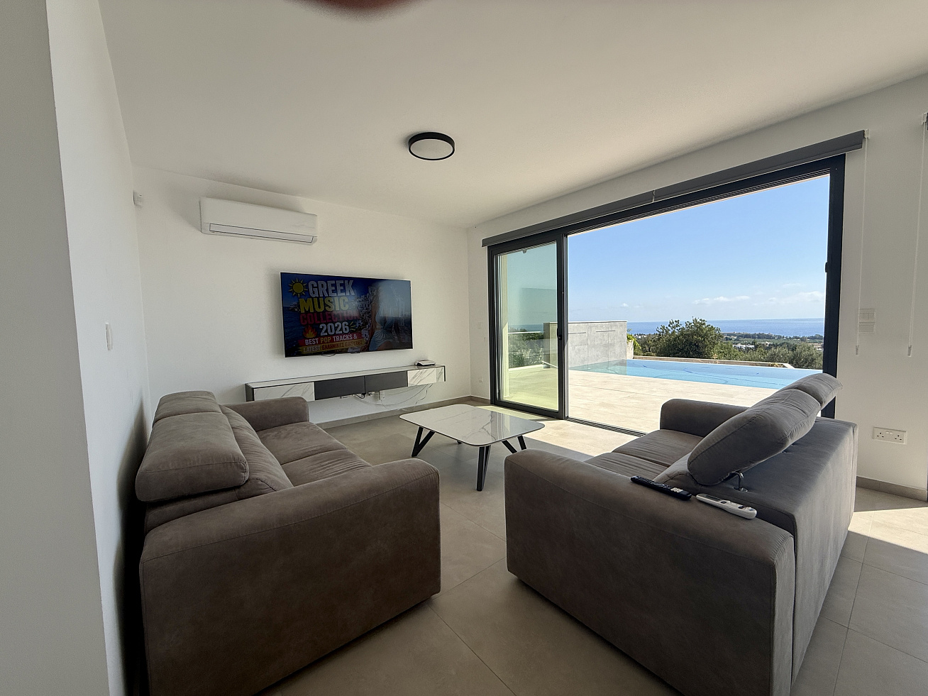 4-bedroom villa in Peyia, Paphos 2