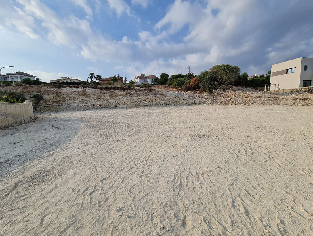 Land in Limassol