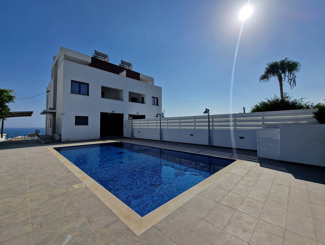New villa in Limassol