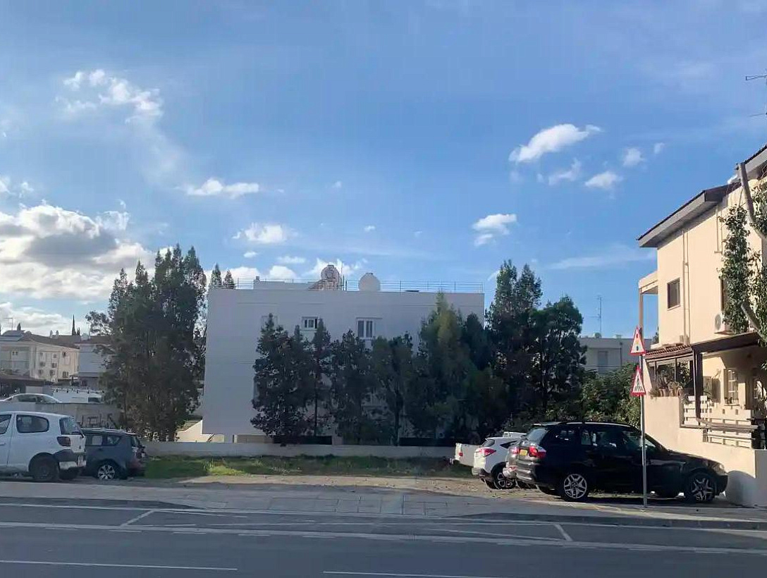 Земля в Никосии