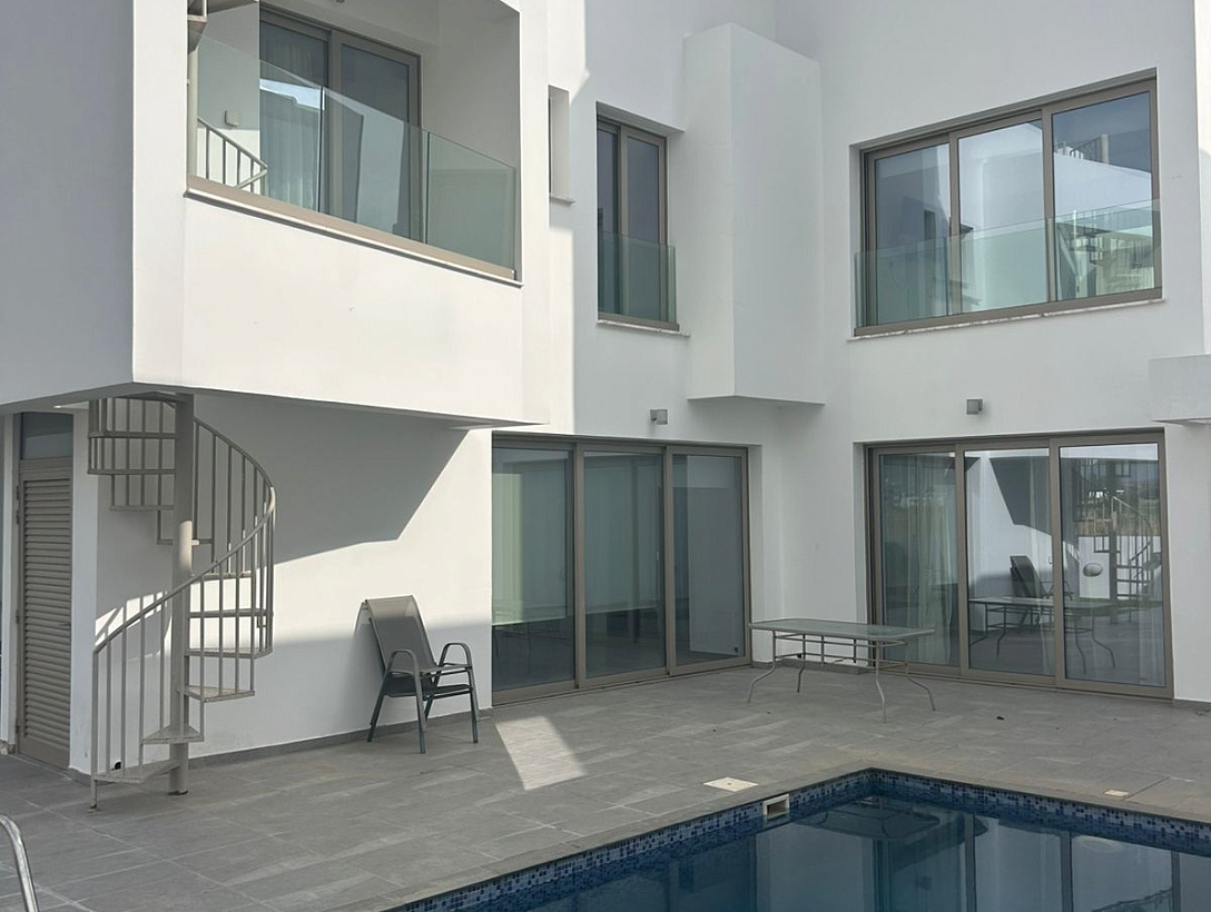 Company Acquisition Owning 4 Three-Bedroom Villas in Larnaca