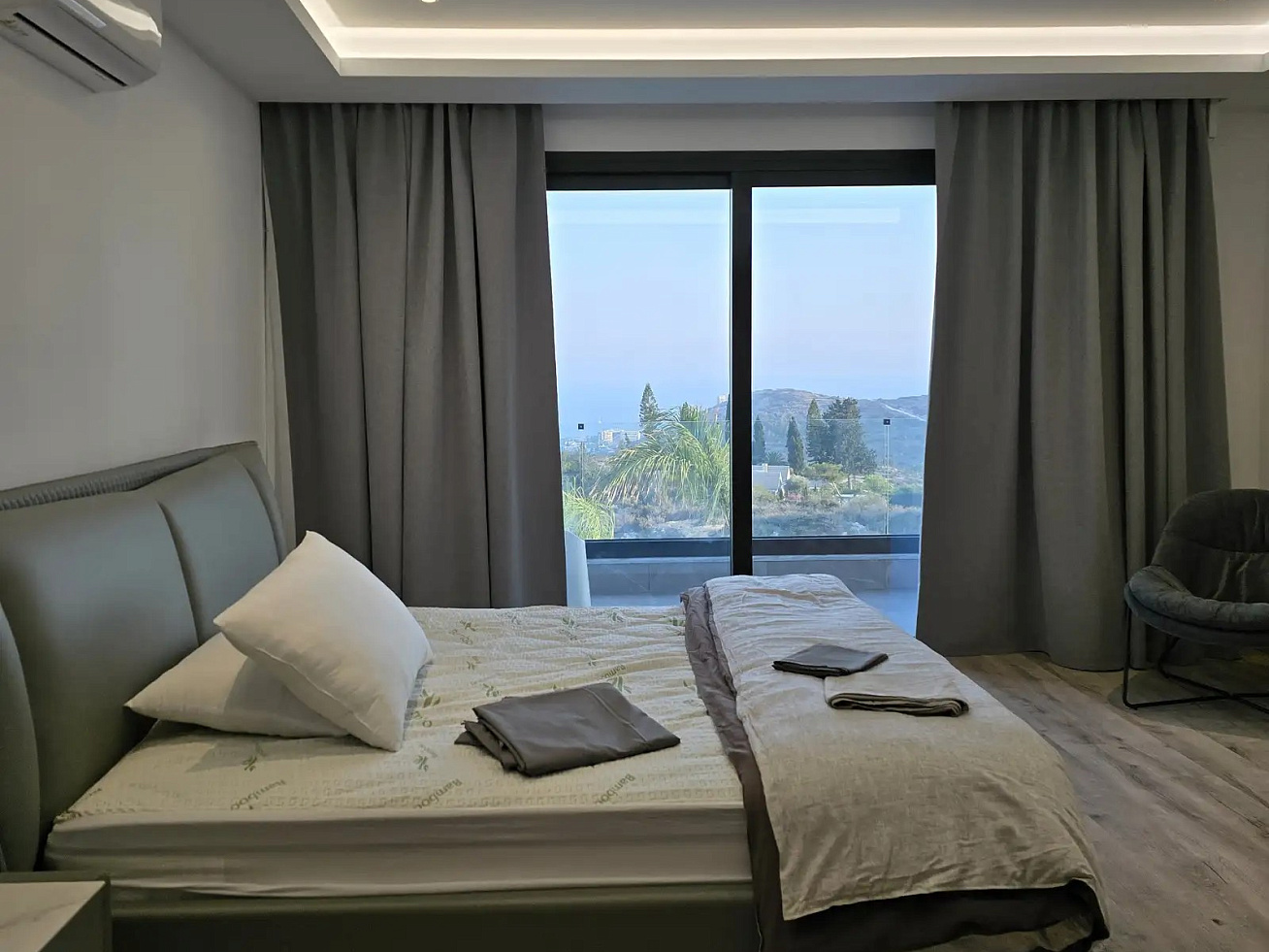 Villa, 6 bedrooms — 4