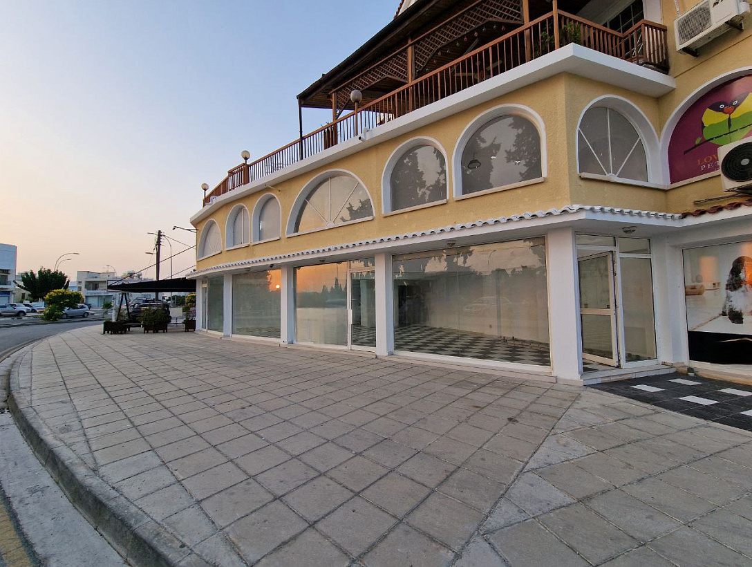 Коммерческое здание в Ларнаке