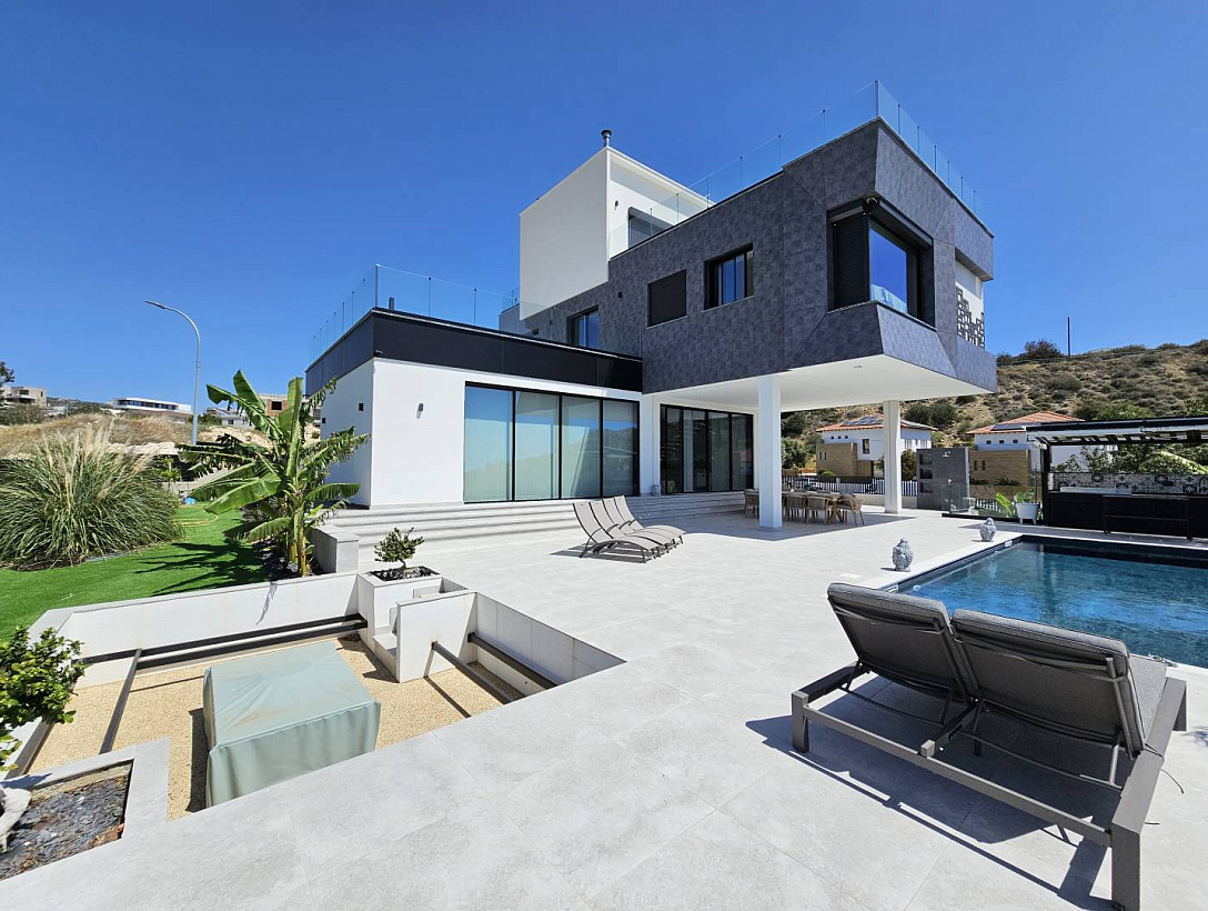 New villa in Limassol